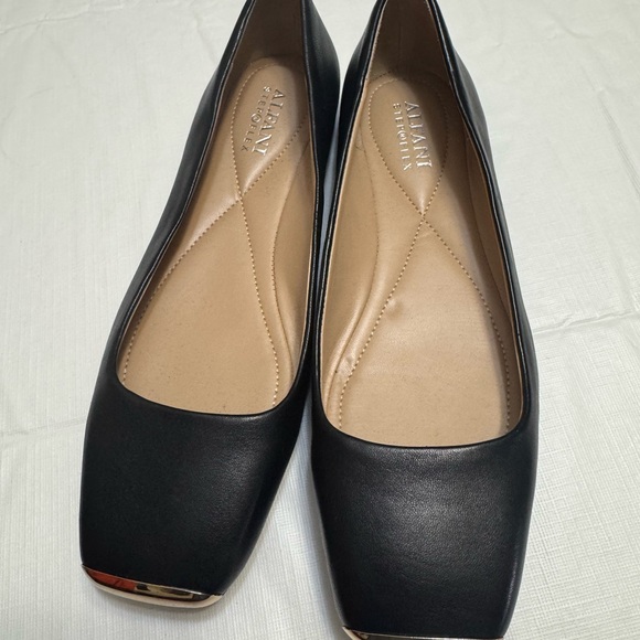 NWT Alfani Black Women's Flats - Picture 3 of 5